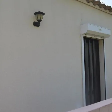 Cap D'agde, 2 Pieces, 4 Personnes - Fr-1-249-295 Daire